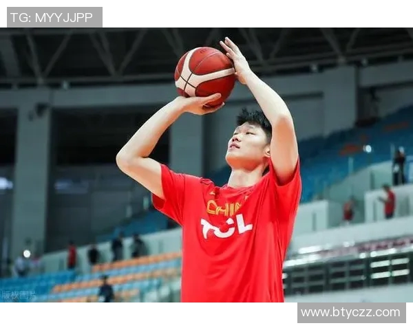 广东队新星胡金秋表现惊艳荣膺MVP郭艾伦称赞不已展现强大实力